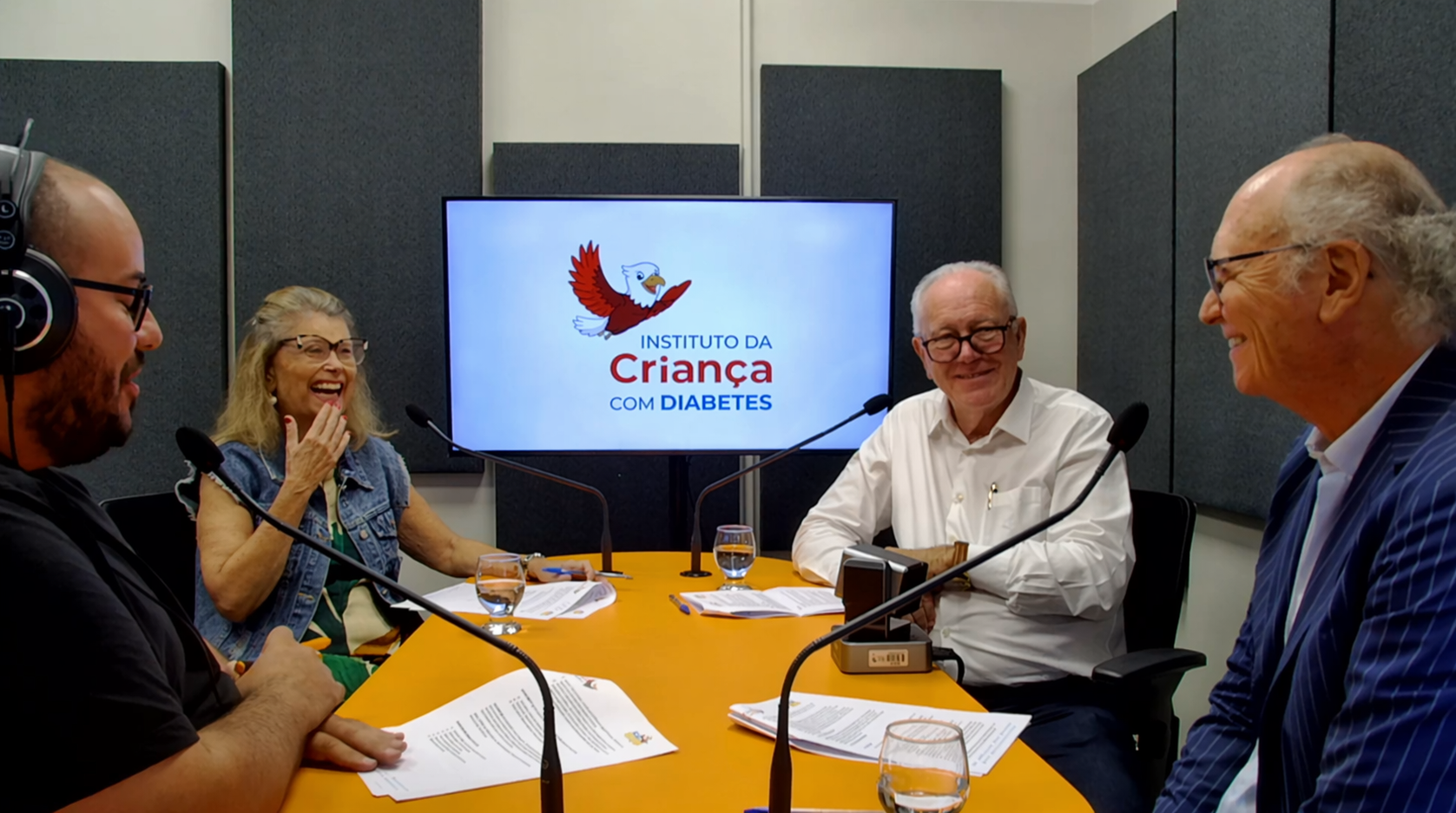Da esquerda para direita: Bruno Lara (jornalista e mediador), Maria Tereza Brenner Lima, Dr. Balduino Tschiedel e Paulo Roberto Falcão. | Créditos foto: ICDRS Divulgação