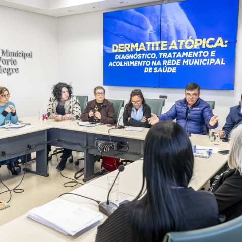 Tratamentos já aprovados para dermatite atópica ainda não têm prazo para chegar a crianças e adolescentes pelo SUS